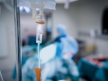 Обмисля се уведомяване чрез СМС на заразени с COVID-19 и на контактните им