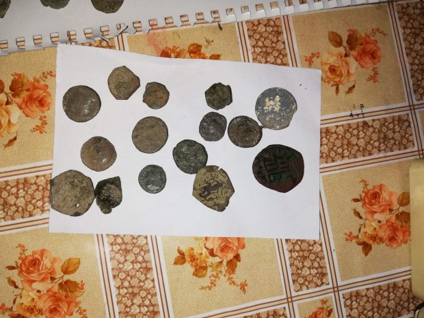 Близо 170 монети и фрагменти от артефакти от различни епохи