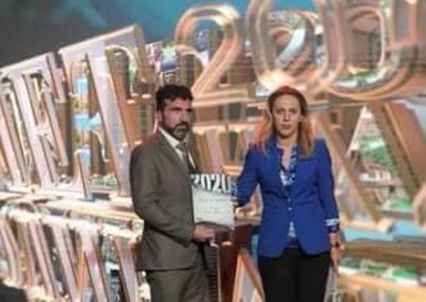 Фейсбук
Кметът на Девня Свилен Шитов е отличен с голямата награда