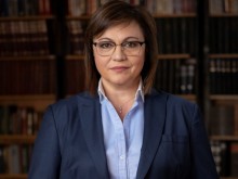 Корнелия Нинова е с коронавирус