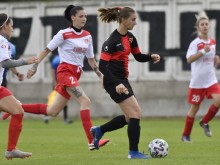 Дамите на Локо треснаха Янтра с 14:0, головата им разлика вече е 42:0