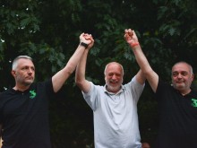 Отровното трио: Спираме с вечерните протести