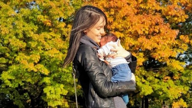 Инстаграм
Топлите есенни дни провокираха актрисата Луиза Григорова да замени бебешката