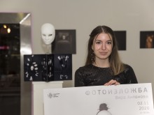 С голям успех мина третата самостоятелна изложба на Вяра Антонова