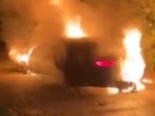 Новичък "Мерцедес" е запаленият автомобил на Гребната база