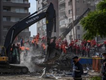 Турция прекрати издирването на оцелели от труса