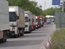 Ограничават движението на тежкотоварните автомобили в жегите