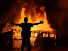 Апелативен съд Варна потвърди присъдата на 17-годишен сериен подпалвач с умствена изостаналост