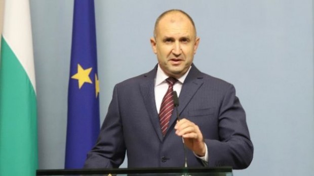 Президентът се обърна към всички българи по повод 10ти ноември
