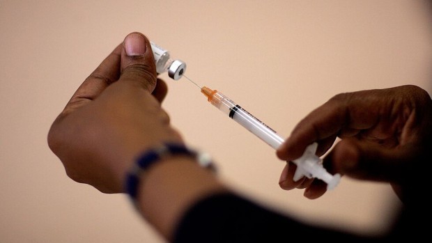 Новата ваксина срещу коронавируса ще се продава по-евтино в по-бедните