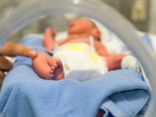 В Стара Загора спасиха бебе, родено едва 480 грама