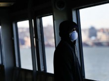 Психиатър: Стойте далеч от интернет при дълга социална изолация