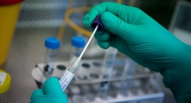 2498 са новите случаи на заразени с коронавирус в България за