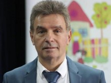Директор: Жалете педагозите, разболеят ли се 25% от учителите, образователният процес свършва