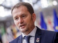 Словашкият премиер: Трябва да се борим с COVID-19, както по-рано с комунистите