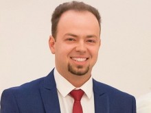 Трагедия! COVID-19 отне живота на обичан млад учител в Садово
