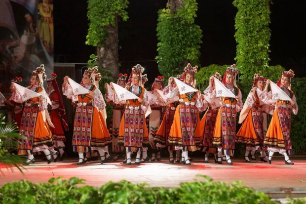 Фолклорен ансамбъл Варна ще отбележи своята 60-годишнина с концерт Знаци
