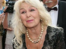 Легендарна българска актриса: Въпреки надбавката от 50 лева, пенсионерите пак се ограничаваме