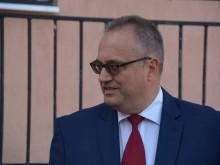 Covid-19 покоси директора на ОУ "Петко Каравелов" в Асеновград