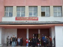 Жалби на строител бавят изграждането на физкултурни салони в две училища