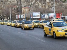 Такситата излизат на протест заради споделеното пътуване, ще возят само лекари и учители