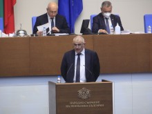 БСП настоява за преизчисляване на всички пенсии, увеличение на детските надбавки и парите за безработица