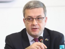 Тома Биков: Здравната система работи