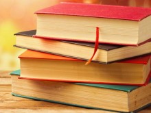 Българските книжарници с призив да работят наред със супермаркетите и аптеките