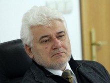 Проф. Киров: Най-накрая приключи порнографията с новата конституция