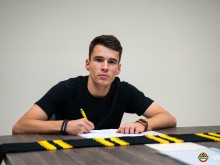 Ботев подписа договор с Пламен Цончев