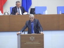 Румен Гечев към управляващите: Определен бизнесмен дължи на държавата 53 млн. лв., а вие ходите с него по балове и му раздавате обществени поръчки