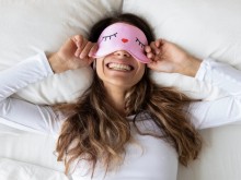 Дават 11 000 евро на желаещи да не стават цял месец от леглото