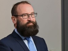 Това е евродепутатът, спипан по време на гей оргия в Брюксел