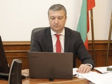 Стойнев: Необходима е по-голяма координация между държавите-членки на ЕС за изход от пандемията