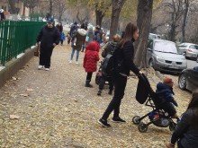 Майка от Пловдив: Нечовешко и абсурдно е!