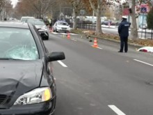 Жена загина, пометена от кола на пешеходна пътека