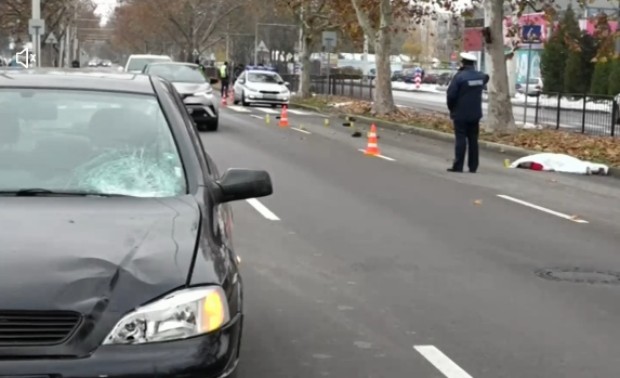 Тежък инцидент в Русе Възрастна жена загина пометена от автомобил