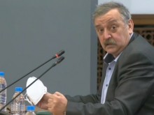 Проф. Кантарджиев: Не повече от 3 семейства да се събират на Коледа