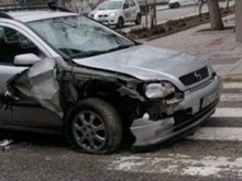 "Отровното трио" катастрофира с БМВ