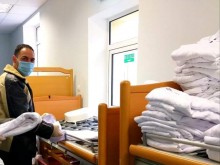 Трима млади социалисти станаха доброволци-санитари в болницата в Чирпан