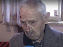 107-годишният дядо Тодор: Ракийка сръбвам. Ама не се напивам!