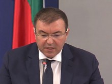 Ангелов: Рано е да говорим за отваряне на всичко от 21 декември