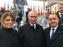 Деси Радева е известен любител на скъпите тоалети