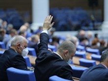 Депутатите гледат промените в Кодекса на труда