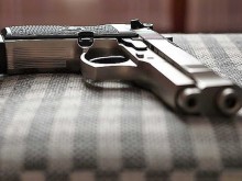 Полицията в Шумен откри 7 сигнални пистолета при претърсване