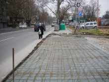 Строеж "изяде“ тротоара на централен булевард в Пловдив