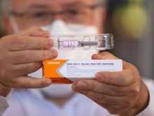 Българи в Германия избират между ваксина срещу COVID-19 и работата си