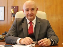 Генералът: Аз ще се ваксинирам!