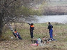 Почистват коритото на река Марица в Пловдив