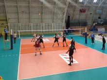 Волейболният Локомотив приключи годината с 3:0 над Ботев